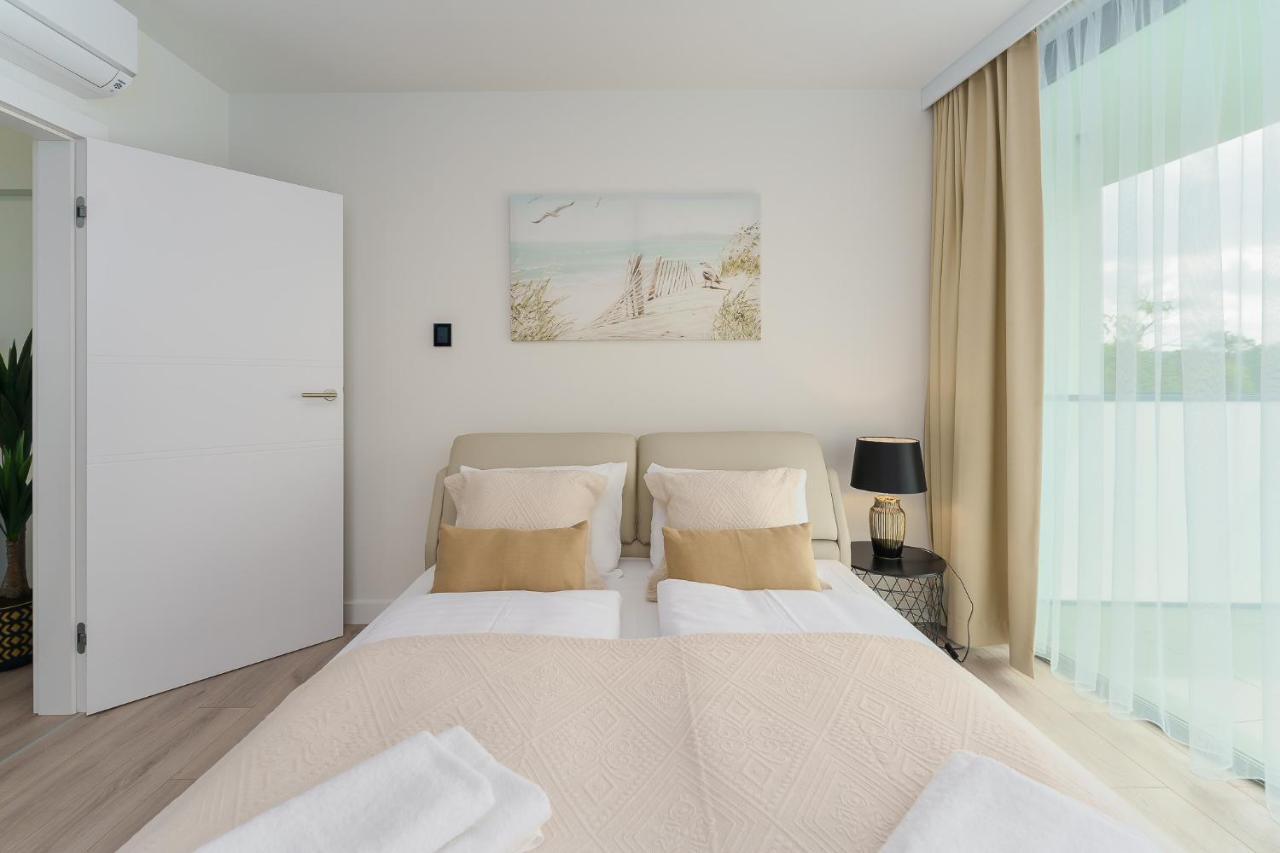 Sea Waves Apartament Resort & Spa 428B By Noclegi Renters Мендзыздрое Экстерьер фото